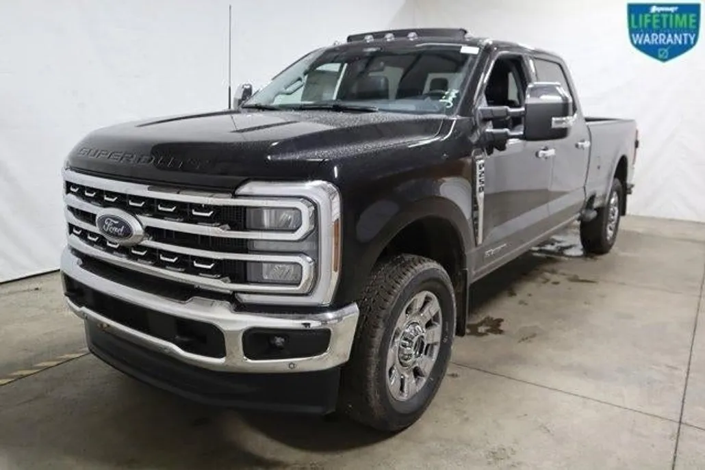 2025 Ford F-250 Lariat photo 1