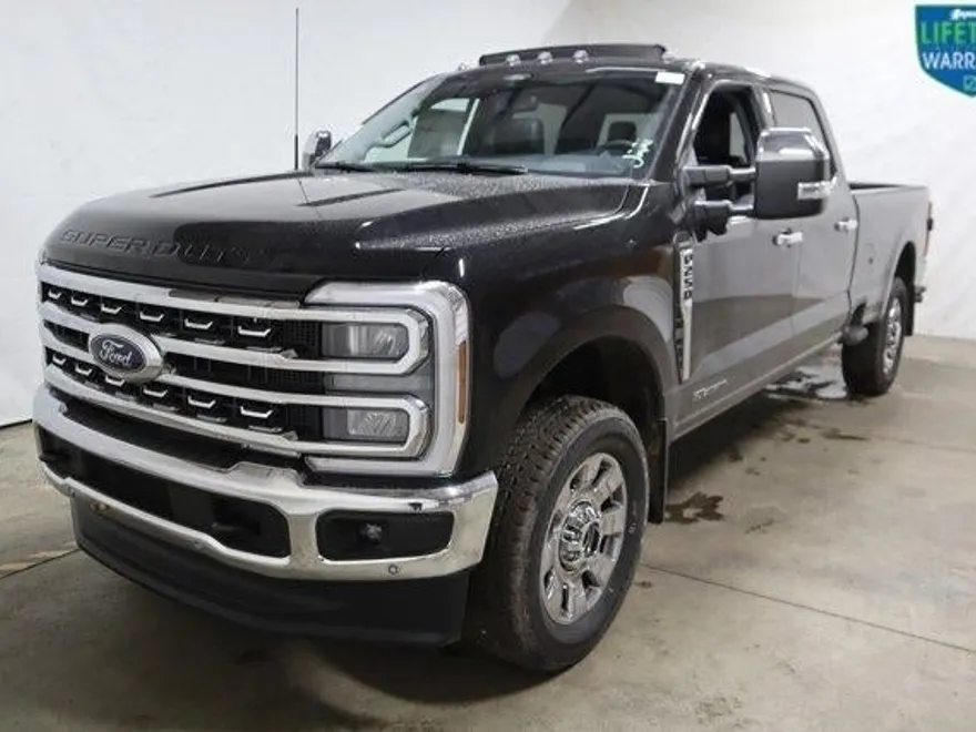 2025 Ford F-250 Lariat photo 1