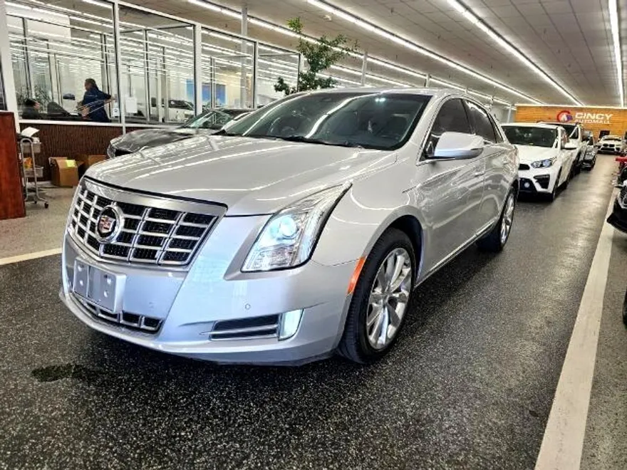 2013 Cadillac XTS Luxury photo 1
