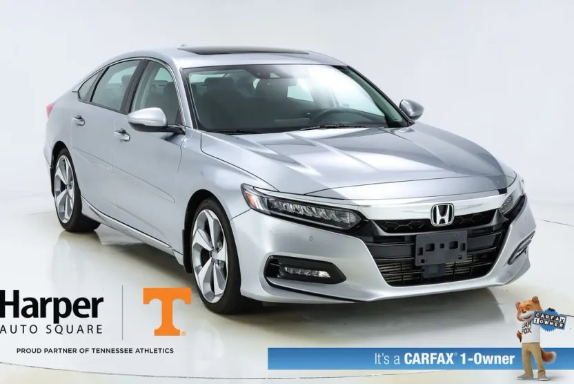 2018 Honda Accord Touring 2.0T photo 1