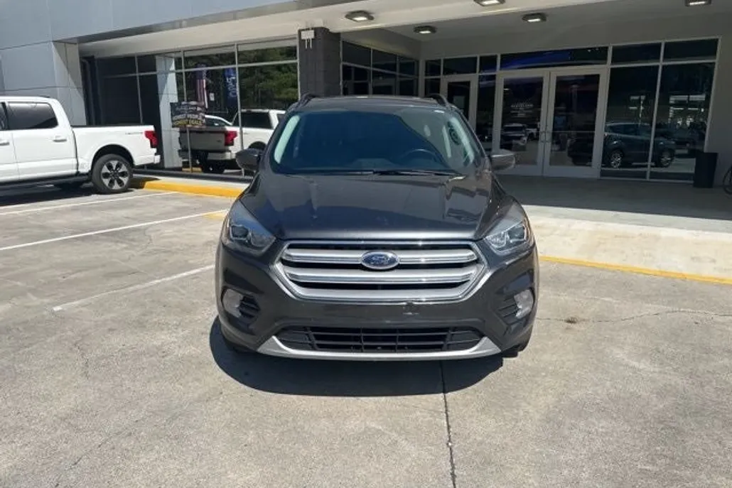 2019 Ford Escape SEL photo 1
