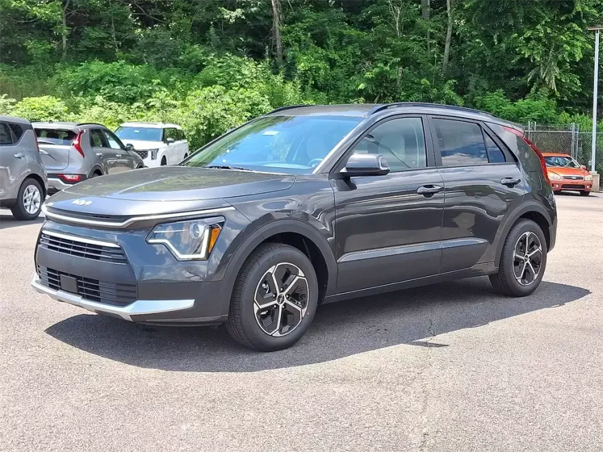 2025 Kia Niro EX photo 1