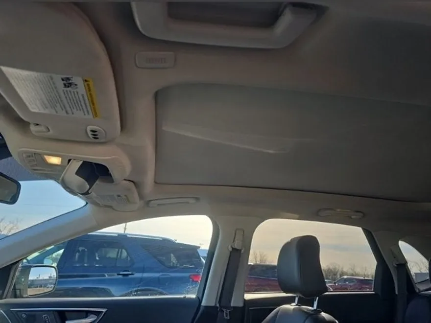 2022 Ford Edge Titanium photo 10