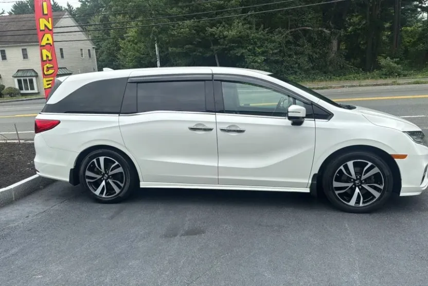 2019 Honda Odyssey Elite photo 1