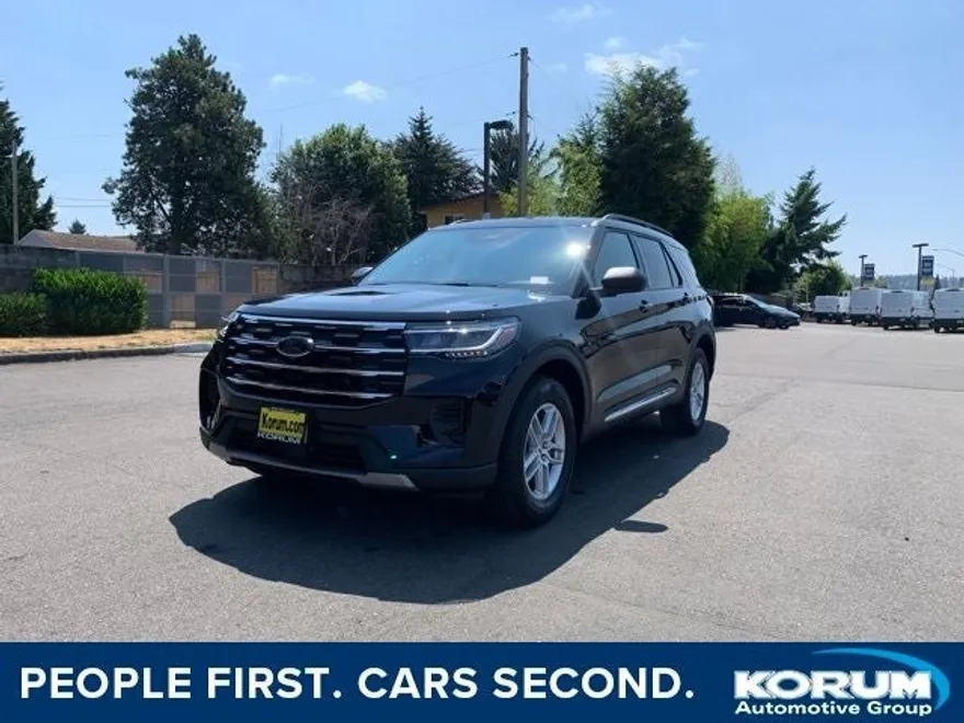 2025 Ford Explorer photo 1