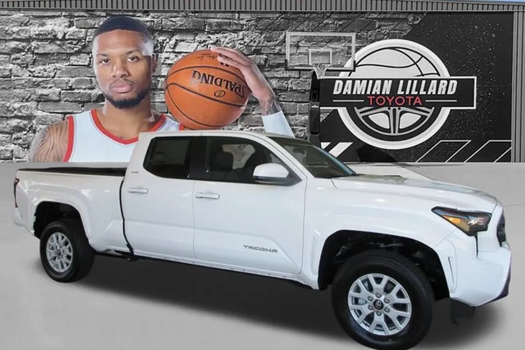 2025 Toyota Tacoma SR5 4x4 Double Cab photo 1
