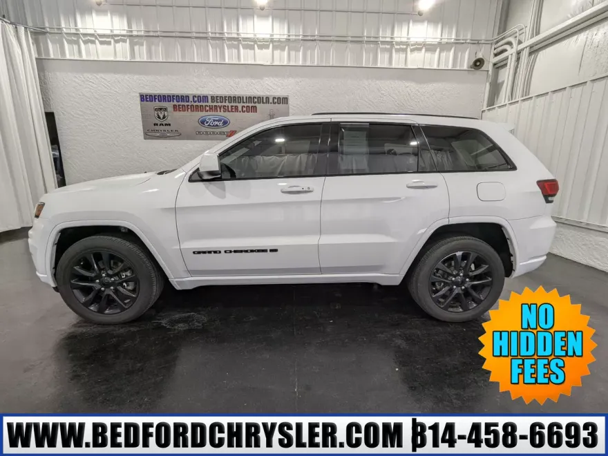 2022 Jeep Cherokee Laredo photo 1