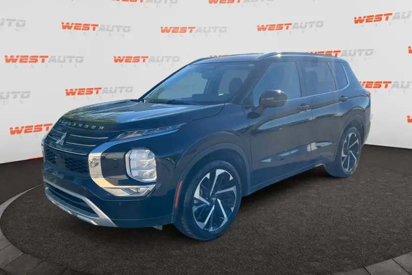 2022 Mitsubishi Outlander SEL photo 1