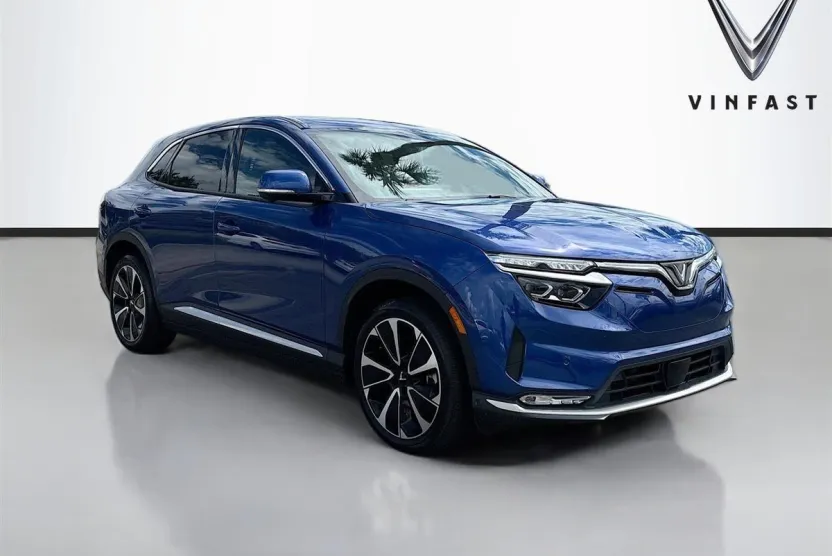 2025 Vinfast VF 8 8 photo 1