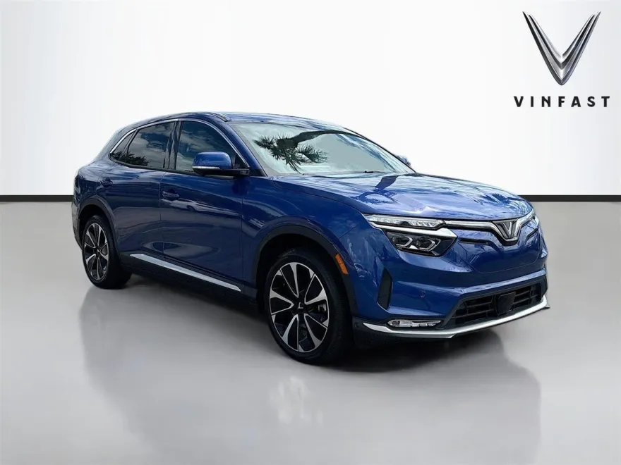2025 Vinfast VF 8 8 photo 1