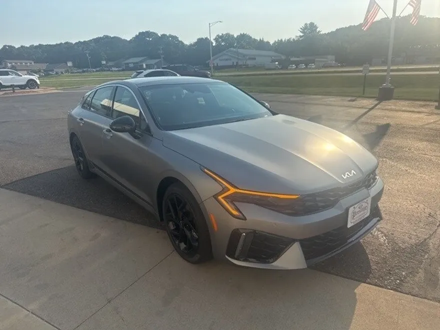 2026 Kia K5 GT-Line photo 1