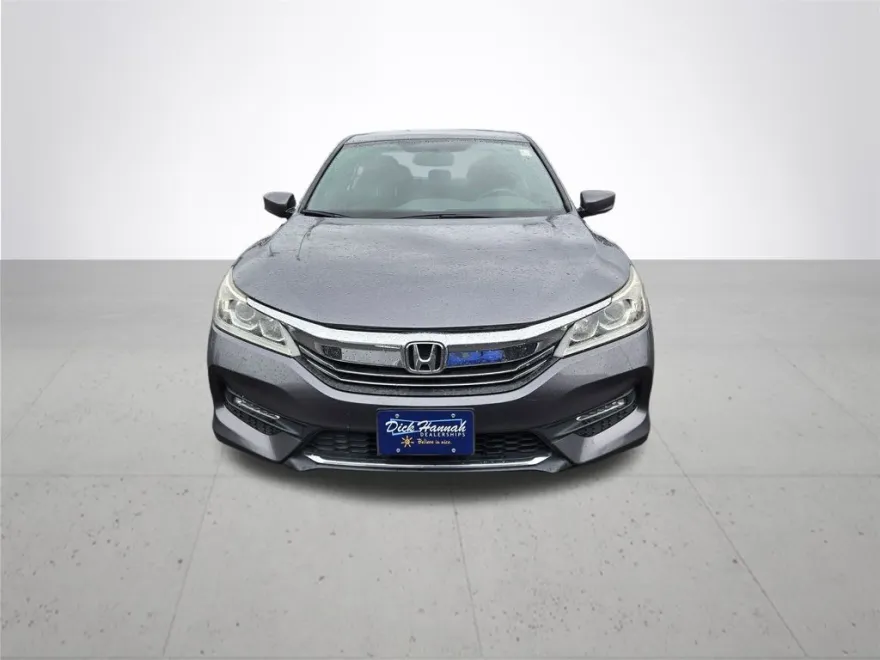 2017 Honda Accord Sport photo 1