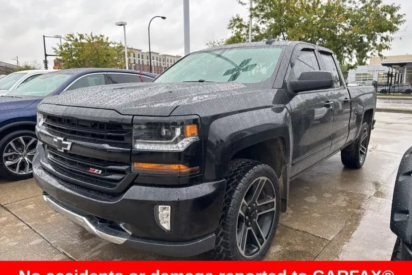 2018 Chevrolet Silverado 1500 LT photo 1