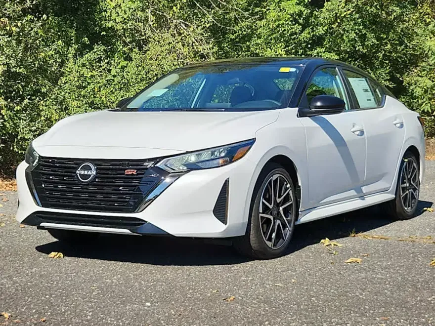 2025 Nissan Sentra SR photo 1