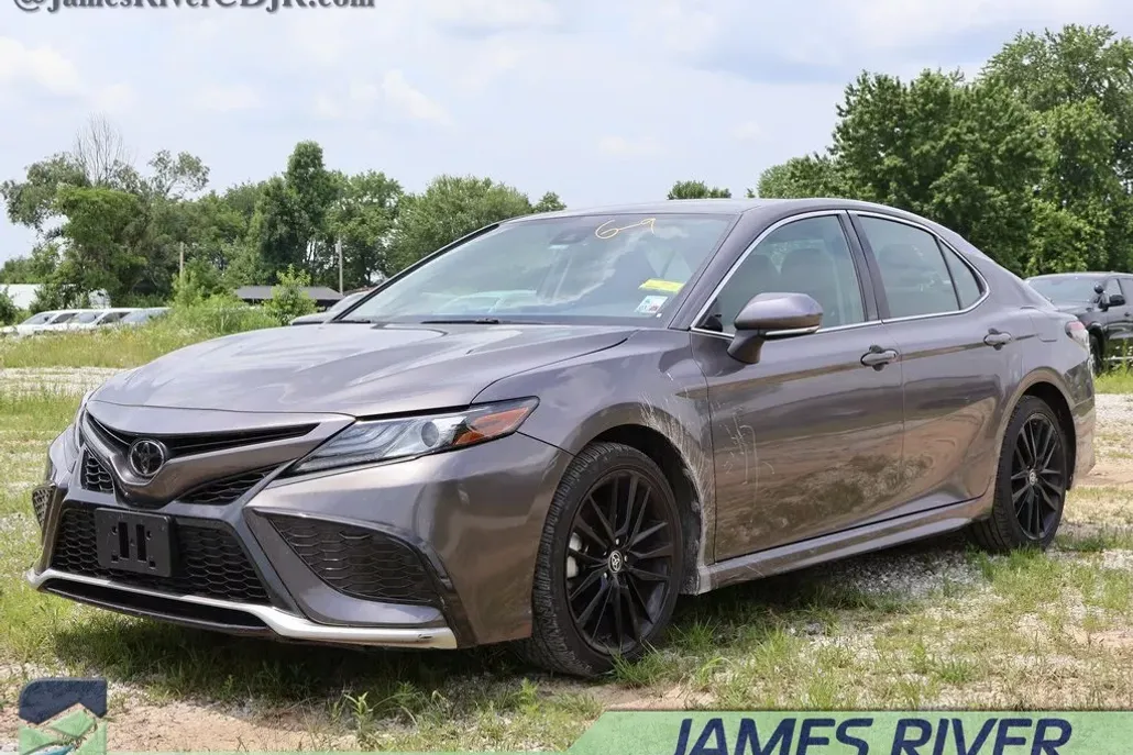 2023 Toyota Camry XSE photo 1