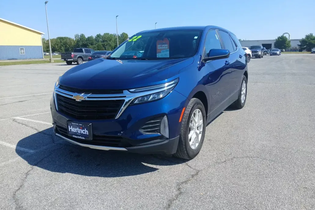 2022 Chevrolet Equinox LT photo 1