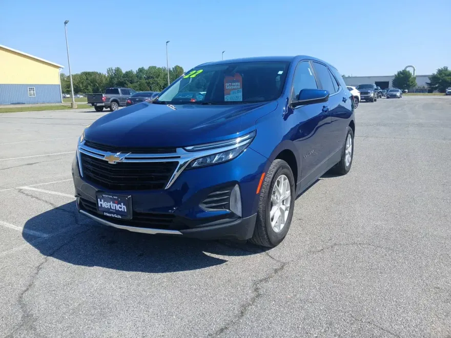 2022 Chevrolet Equinox LT photo 1