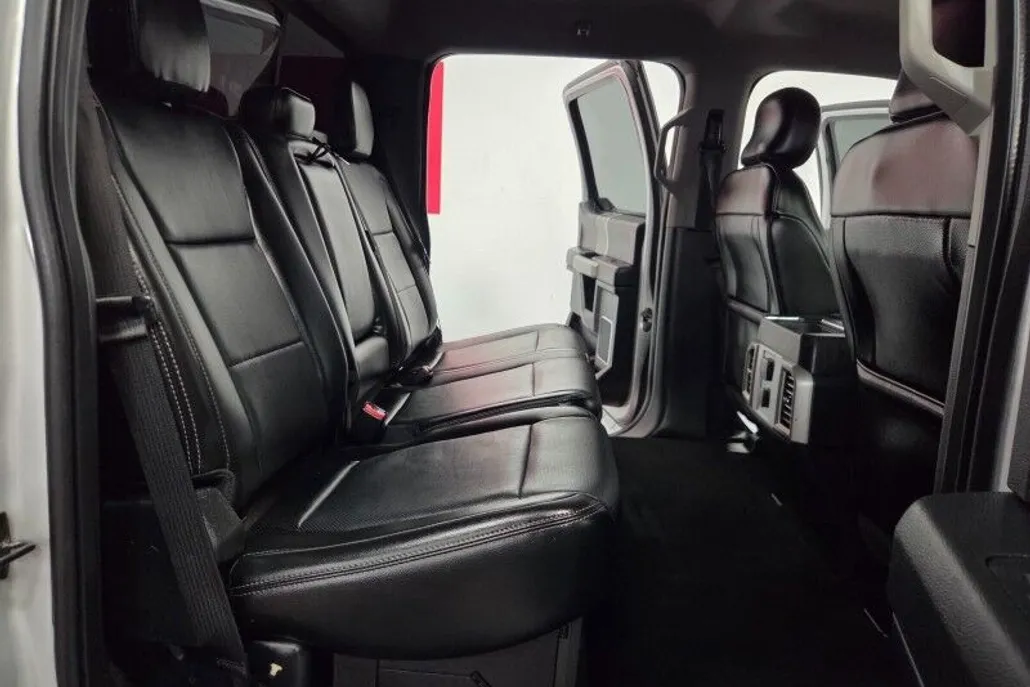 2017 Ford F-250 Lariat photo 1