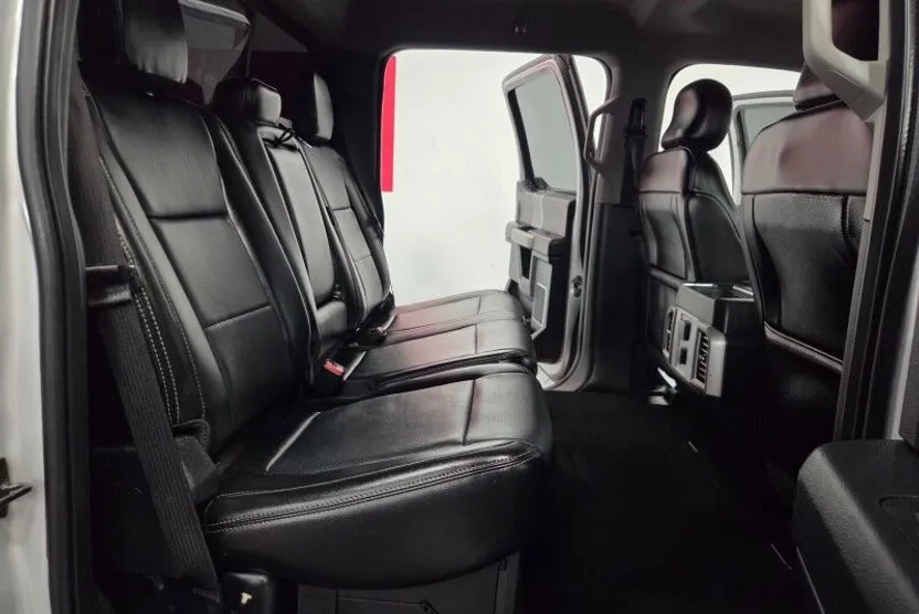 2017 Ford F-250 Lariat photo 1
