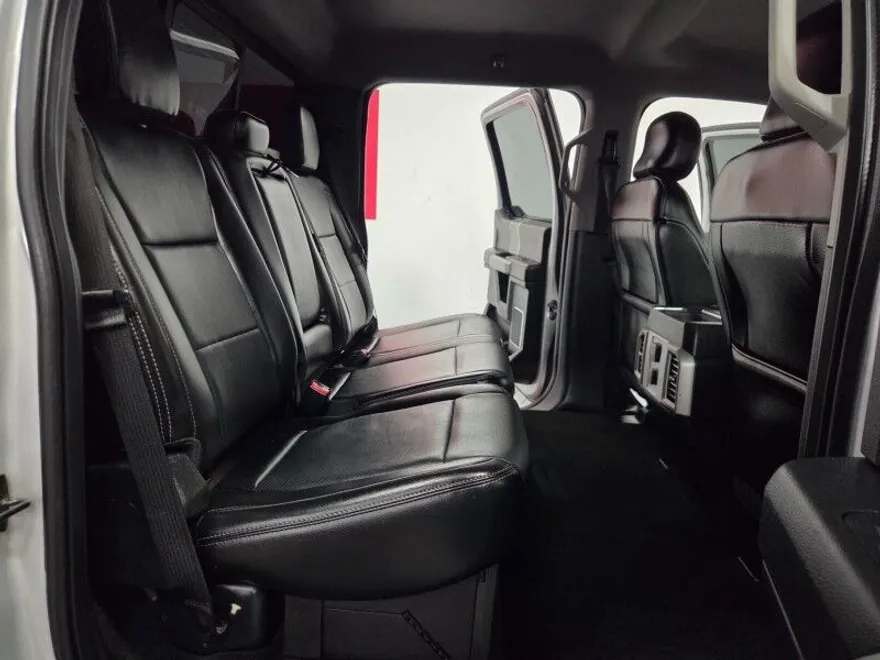 2017 Ford F-250 Lariat photo 1