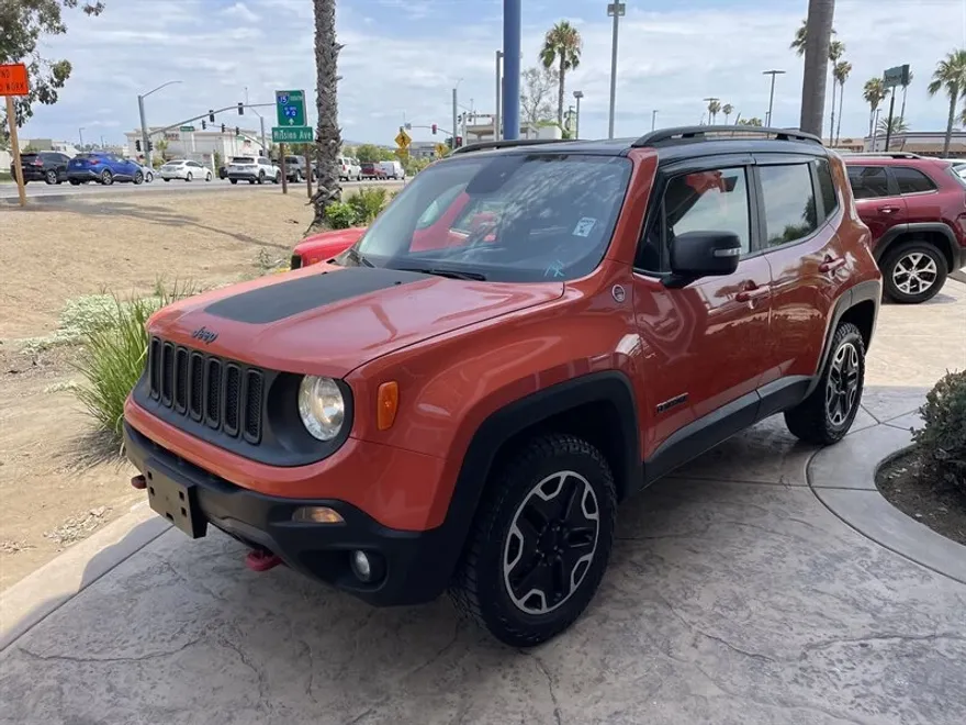 2016 Jeep Renegade Trailhawk photo 1