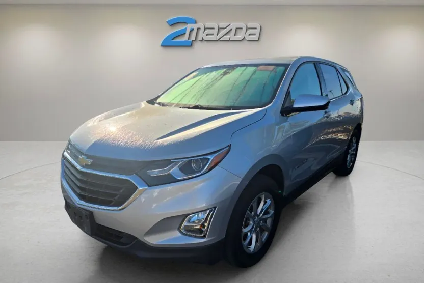 2020 Chevrolet Equinox LT photo 1