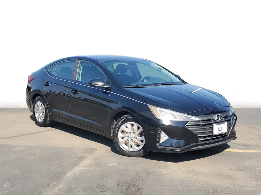 2019 Hyundai Elantra SE photo 1