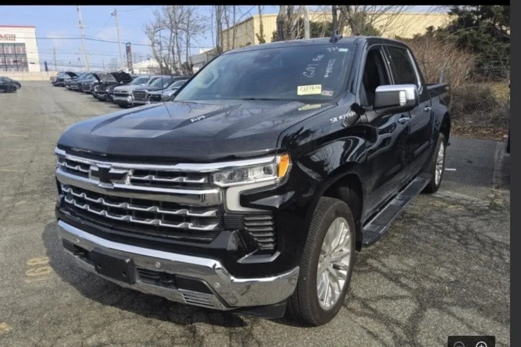 2024 Chevrolet Silverado 1500 LTZ photo 1