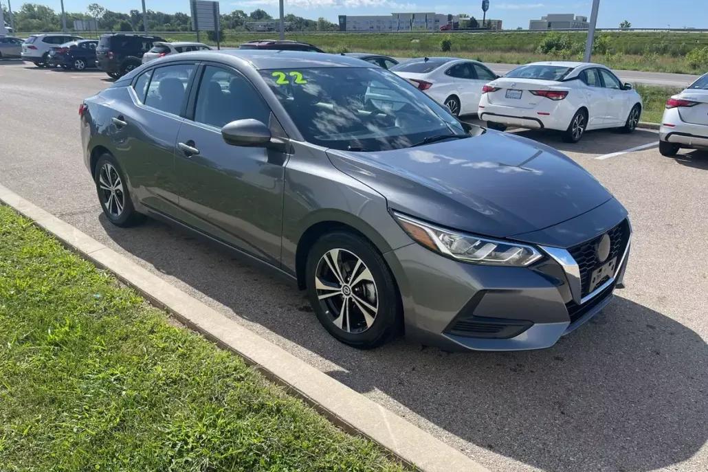 2022 Nissan Sentra SV photo 1