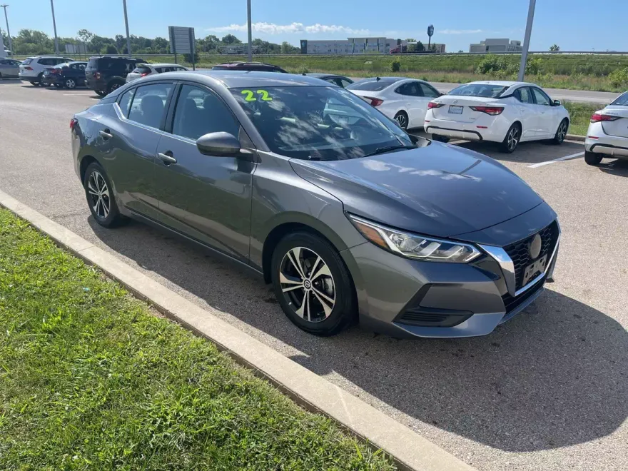2022 Nissan Sentra SV photo 1