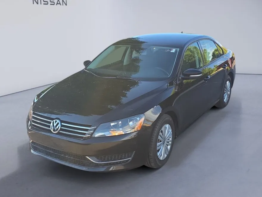 2015 Volkswagen Passat S photo 1