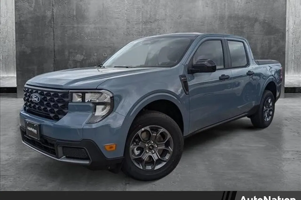 2025 Ford Maverick XLT photo 1