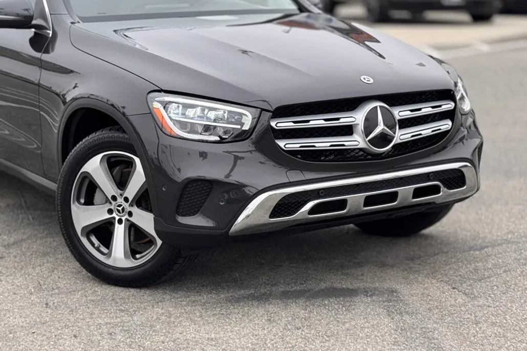 2022 Mercedes Benz GLC 300 photo 1