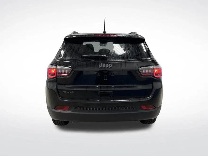 2026 Jeep Compass Latitude photo 1