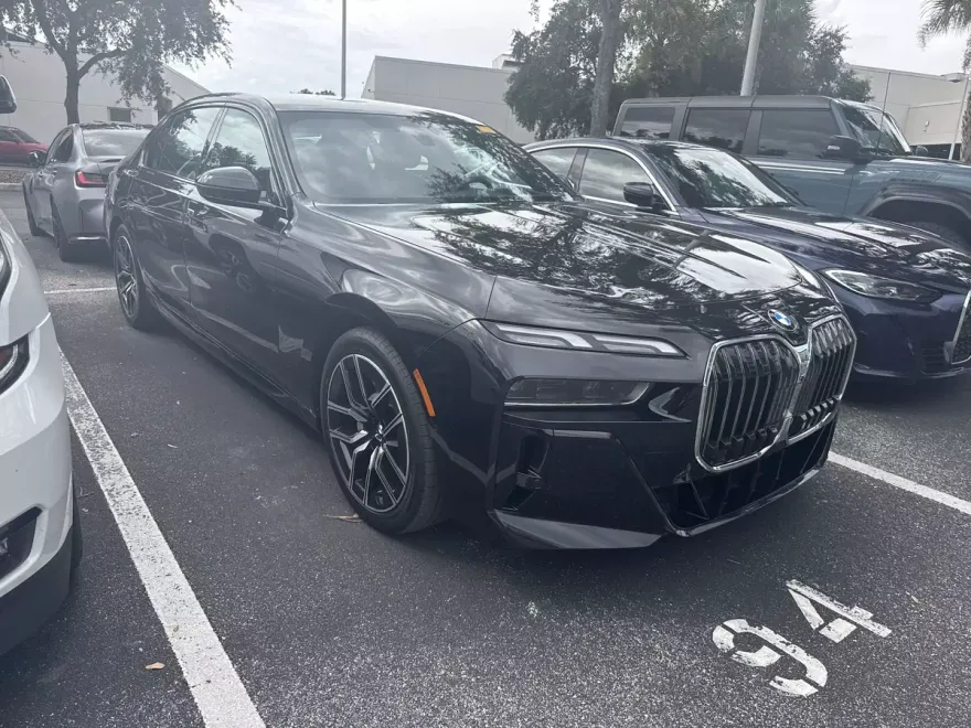 2023 Bmw 740i photo 1