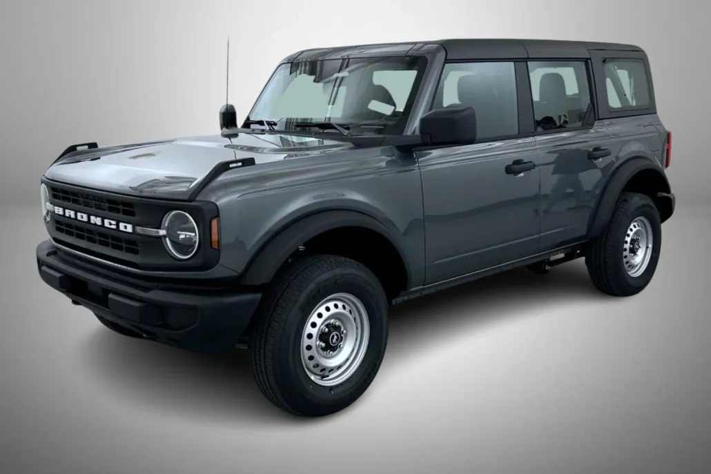 2025 Ford Bronco Base photo 1