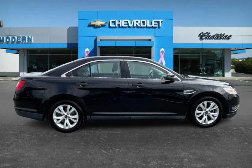 2011 Ford Taurus SEL photo 1
