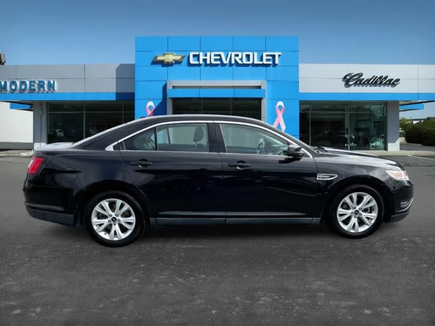 2011 Ford Taurus SEL photo 1