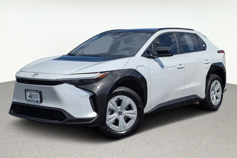 2024 Toyota bZ4X XLE photo 1
