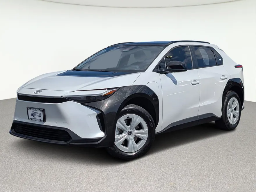 2024 Toyota bZ4X XLE photo 1