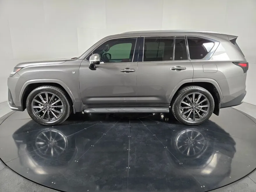 2023 Lexus LX 600 F SPORT Handling photo 1