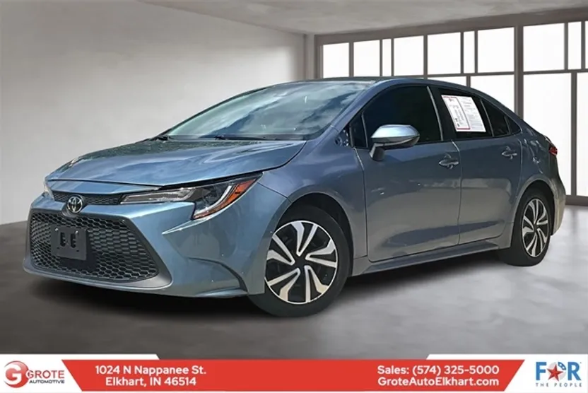 2022 Toyota Corolla LE photo 1