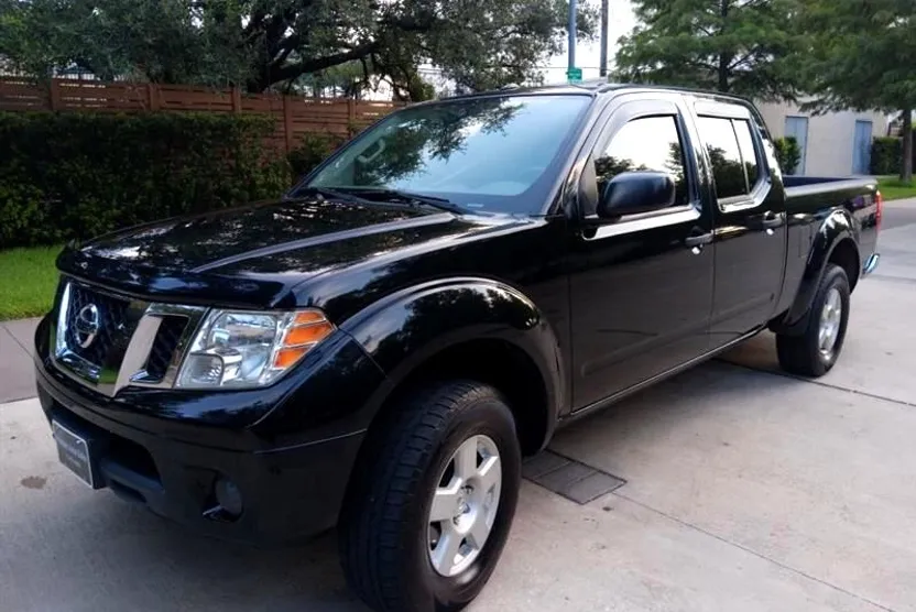 2016 Nissan Frontier SV photo 1
