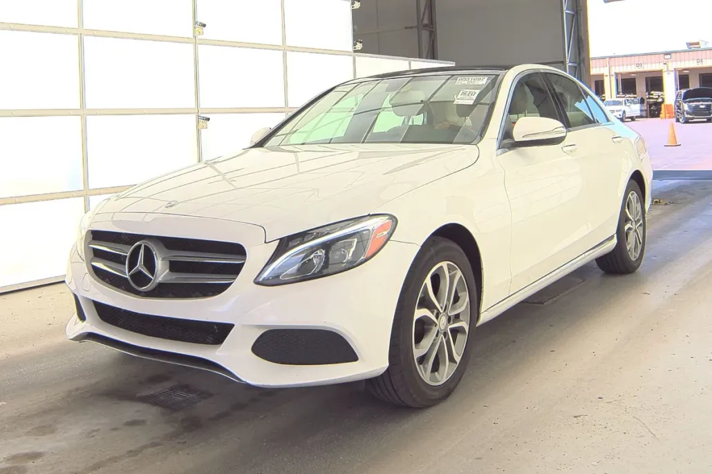 2015 Mercedes Benz C 300 4MATIC photo 1