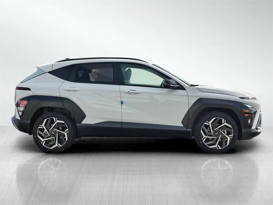 2026 Hyundai Kona SEL photo 1