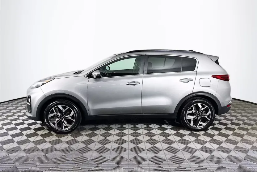 2022 Kia Sportage EX photo 1