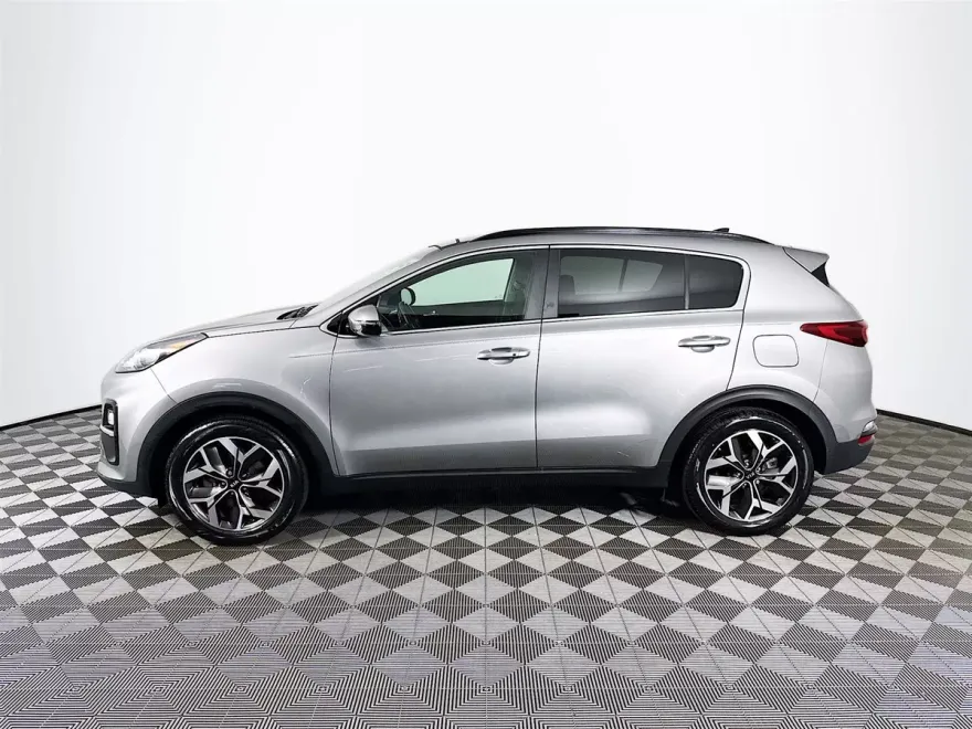 2022 Kia Sportage EX photo 1