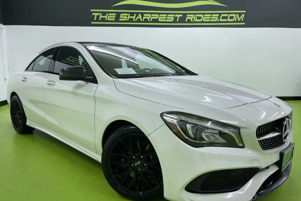 2018 Mercedes Benz CLA 4MATIC photo 1