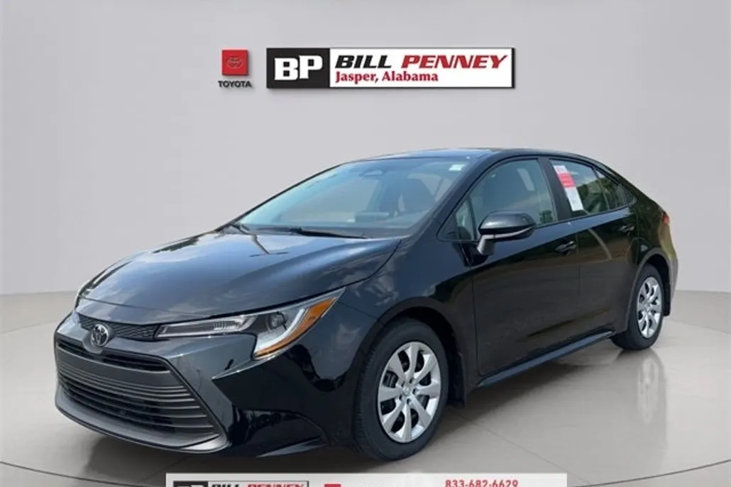 2025 Toyota Corolla LE photo 1