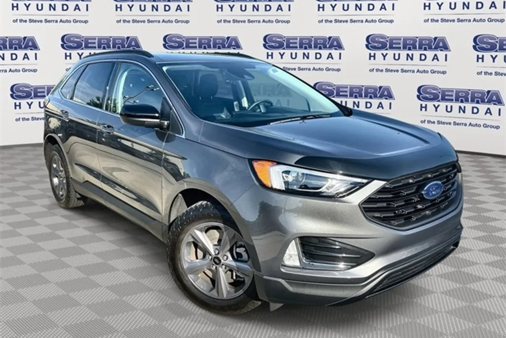 2022 Ford Edge SEL photo 1